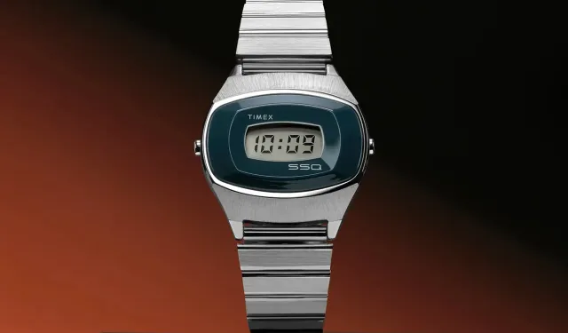 Timex 50 yıl sonra ilk LCD saatiyle yeniden doğuyor