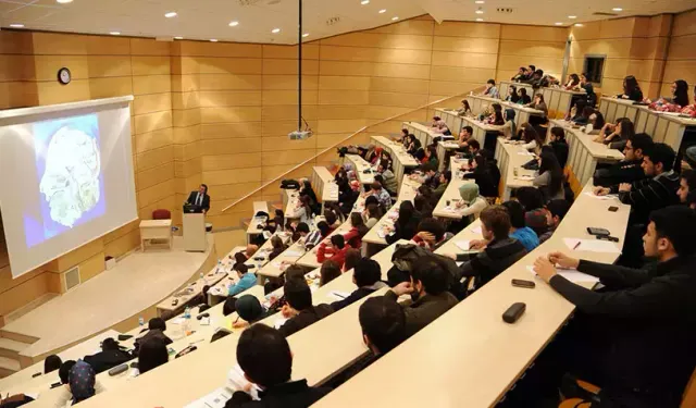 Üç yılda üniversite mezuniyeti geliyor: YÖK’ten düzenleme!