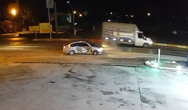 Kamyonetin çarptığı otomobilde yaşlı sürücü hayatını kaybetti!