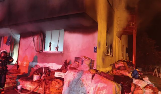 Aydın'da sobadan yangın çıktı! Ev sahibi müdahale ederken yaralandı