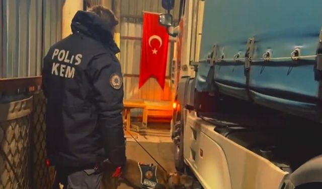 Bakan Yerlikaya duyurdu: Yasaklı maddeye geçit yok! Yabancı uyruklu 3 şüpheli yakalandı