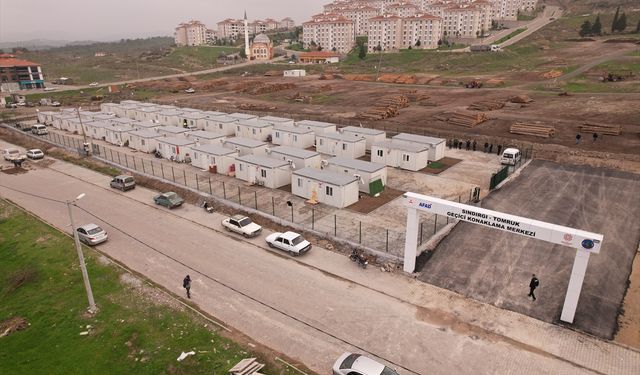 Balıkesir Sındırgı'da depremzedelere konteynerler kullanıma açıldı