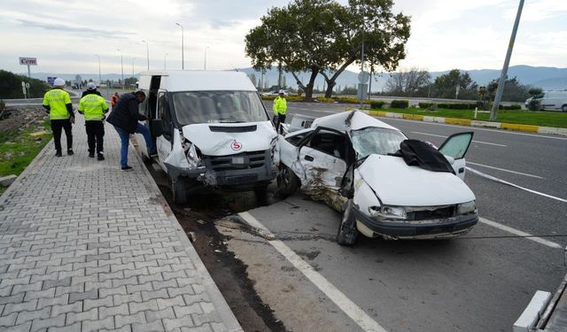 Havran’da feci kaza: Ölü ve yaralılar var!