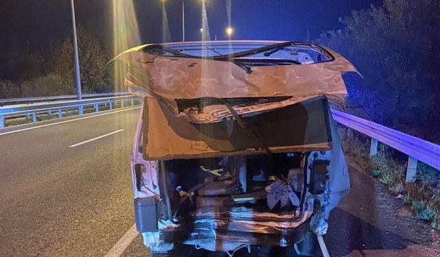 Frensiz çekici faciaya yol açtı! 2 ölü, 3 yaralı