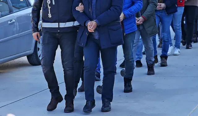 İzmir dahil 39 ilde FETÖ’ye darbe! Çok sayıda gözaltı, tutuklamalar var