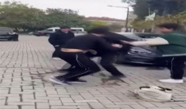 Liselilerin kavgasında bıçaklar konuştu! 9. sınıf öğrencisi hastanelik oldu