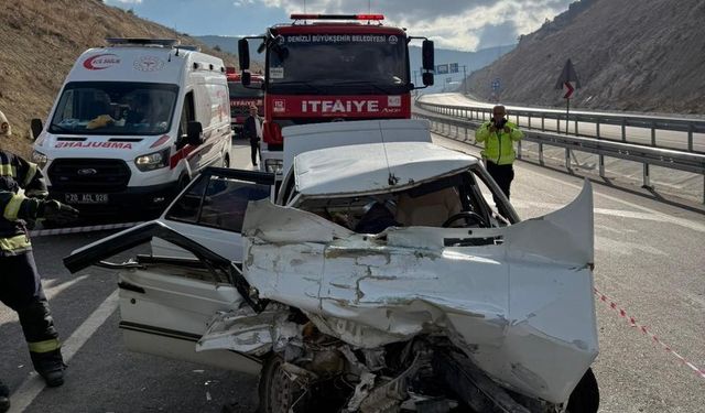 Kahreden kaza! Denizli'de otomobil hurdaya döndü: Eşini kaybetti