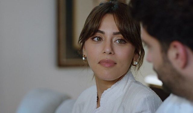 Kızılcık Şerbeti'nin Doğa'sı Sıla Türkoğlu’nun lise fotoğrafı tartışma konusu oldu!