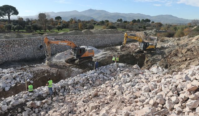 Delice Çayı’nda risk bitti! 29 milyonluk istinat duvarı...