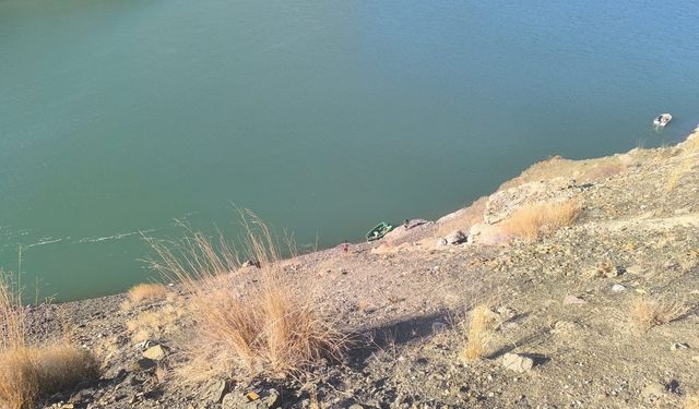 Baraj gölüne uçan otomobilden acı haber: 2 ölü, 1 kayıp!