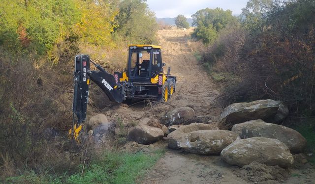 Üretici için arazi yollarına bakım yapıldı