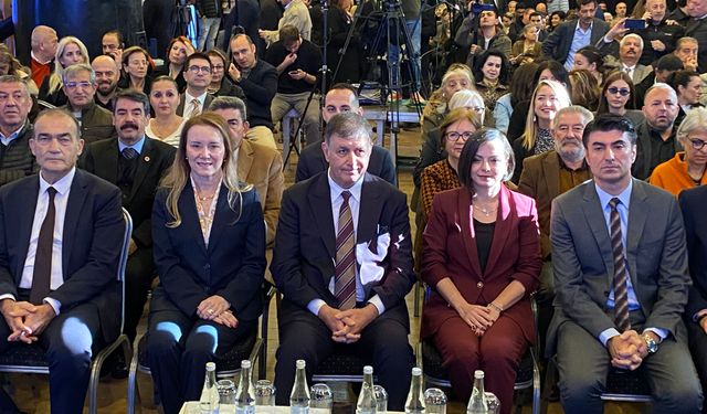 3 milyarlık projede ilk kazma! Tugay’dan AK Parti’ye gönderme: “Kargoculuk ve şov bitsin”