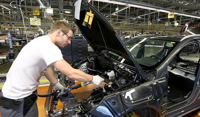 Almanya ekonomisi kabuk değiştiriyor! Otomotiv sektöründen savunma sanayisine geçiş zamanı