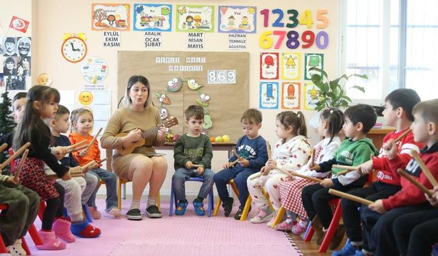 Annelerin yükünü hafifleten ücretsiz merkez: İzmir’de ücretsiz çocuk oyunevi