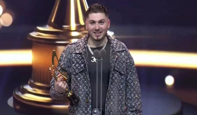 Yılın en çok dinlenen rapçisinden hayranlarına kötü haber!