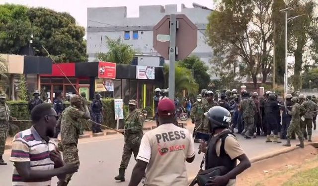 Uganda'da muhalefetin cumhurbaşkanı adayına meydan dayağı attılar!