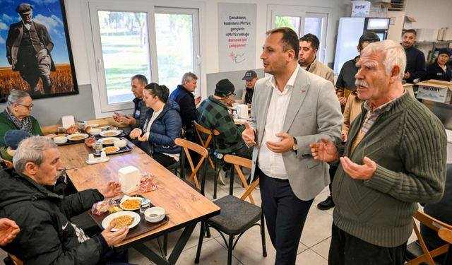 Bornova'da kent lokantalarında bu kez sofralar merhum başkan Gürbay için kuruldu!