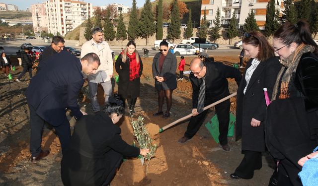 Çiğli Belediyesi’nden çevre hamlesi! Parklar baştan sona yenilendi