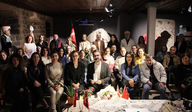 Eğitimin pusulası felsefe oldu: İzmir’de filozoflar konuşuldu