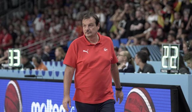 Ergin Ataman’dan İsviçre galibiyeti sonrası net mesaj: “Ciddiyetimizi sahaya yansıttık, 12 oyuncudan katkı aldık”