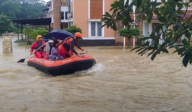 Güneydoğu Asya ülkelerinde şiddetli yağışların yol açtığı felaketin bilançosu ağırlaşıyor!