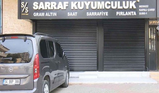 Müşterilerin altınlarıyla kaçtı: O kuyumcu İzmir'de yakalandı!