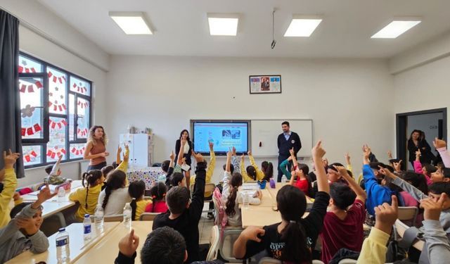 İzmir Metro AŞ’den 320 öğrenciye güvenli ulaşım dersi