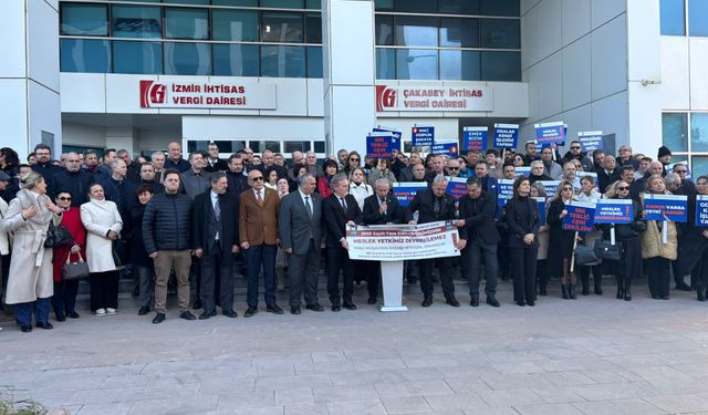 İzmir'de mali müşavirler ses yükseltti: "Kamu İdaremiz, ne zaman muhasebe camiasının hayrına bir işe imza atacaktır?"