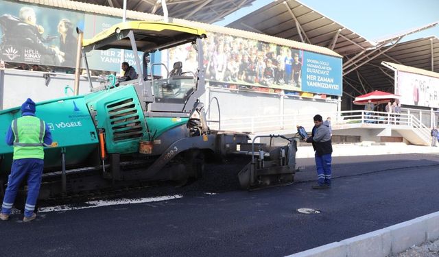 Karabağlar’da trafik kurtuluşu geliyor: Bozyaka’nın kritik yoluna asfalt serimi başladı