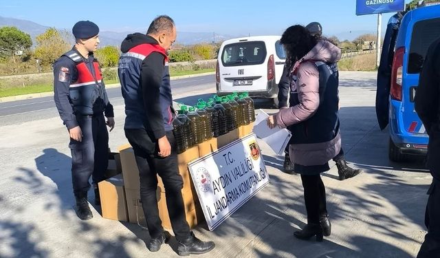 Kaçak gıda baskını! 25 kolide 400 litre etiketsiz yağ