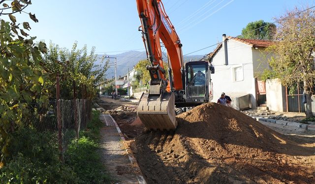 Menderes’te Gazi Mustafa Kemal Caddesi yenileniyor
