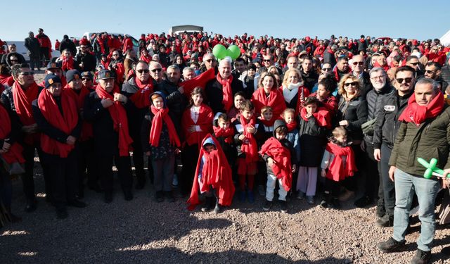 Menemen’den anlamlı adım: “Bir bebek, bir fidan, bir umut”