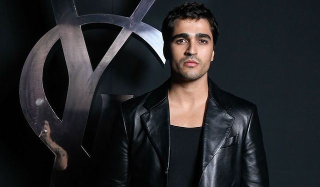 Mert Ramazan Demir ehliyetini aldı! Hayranları sınav alanına akın etti