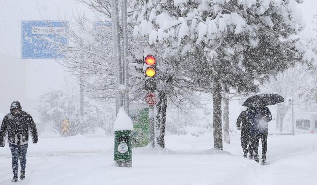 Meteoroloji uzmanı herkesin merak ettiği soruyu yanıtladı: Kar ne zaman yağacak? Yılbaşında hava nasıl olacak?
