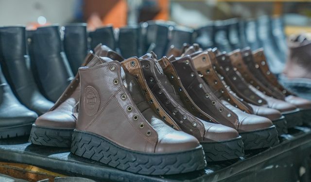 Ödemiş’ten Almanya’ya uzanıyor: 4. kuşak usta, ayakkabıcılığı E-Ticarete taşıyıp dünya markası oldu!