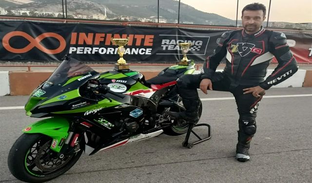 Şampiyon motosikletçi Özgür Çapacı İzmir'de son yolculuğuna uğurlandı!