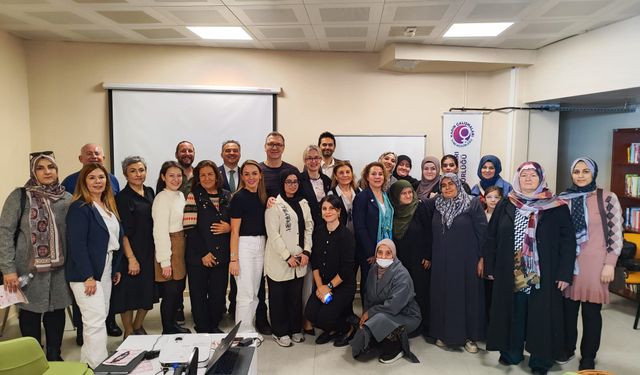 İzmir’de “güçlü anneler, mutlu çocuklar” buluşması