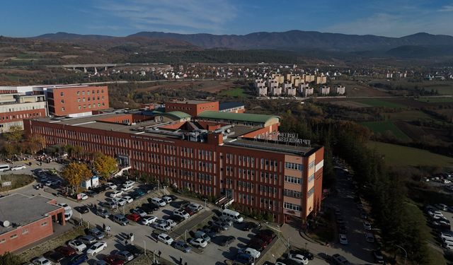 Şakalaşmak için kompresörü işçinin makatına tuttu! Kalın bağırsağı yırtıldı