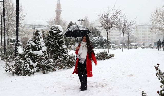 Tam 23 il beyaz örtü ile kaplanacak! Meteoroloji uzmanı Özdemir açıkladı: Yılbaşında kar yağışı olacak mı?