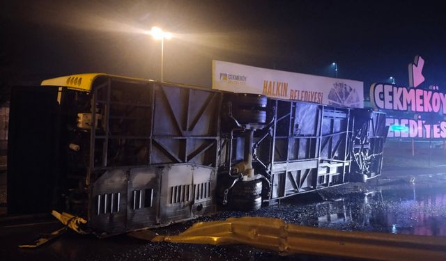 Yağış sonrası tehlikeli kayma! Otobüs yan yola savruldu