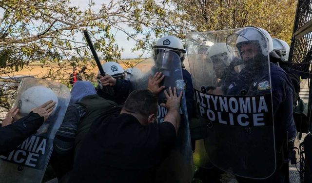 Yunanistan’daki protestolar ülkeyi kilitledi!