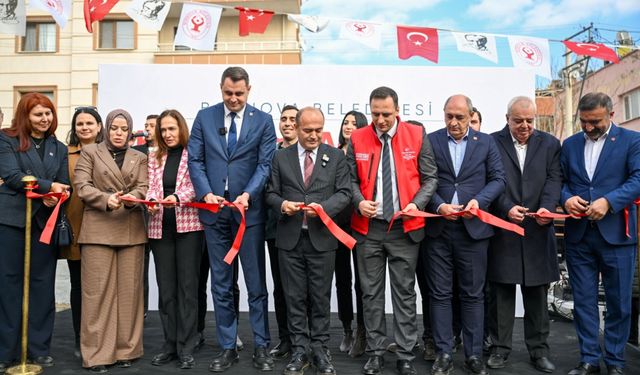 Bornova’da “Kent Kasap” hizmete açıldı! Karabat: 'Bu açılış yoksulluğun fotoğrafıdır!'