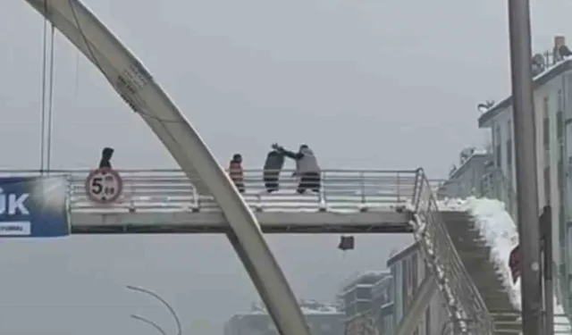 Kan donduran görüntüler kameraya yansıdı! Çocukları ölümüne dövdü