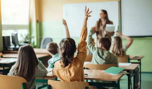 Devamsızlıkla mücadelede yeni dönem! MEB düğmeye bastı