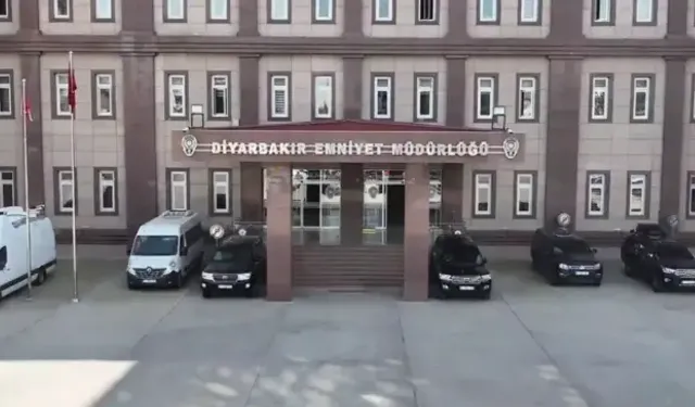 SON DAKİKA Diyarbakır Emniyet Müdürlüğü'ne yönelik saldırıyla ilgili 13 gözaltı!