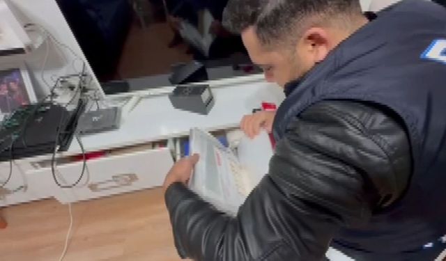 Karşılıksız çekle 20 milyon lira dolandıran 12 kişi tutuklandı!