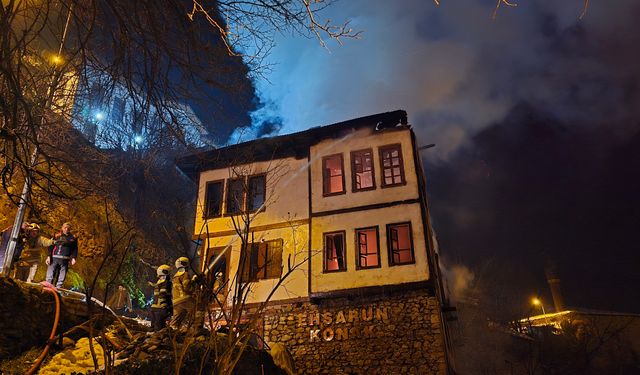 Tarihi miras alevlere teslim! Safranbolu’da 200 yıllık konak yandı