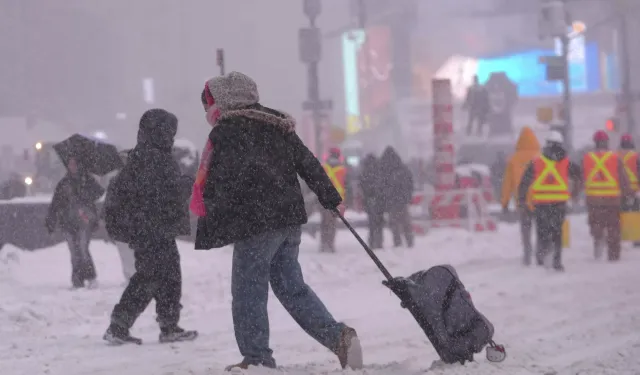 Yüzyılın kar fırtınası fena vurdu: Ölü sayısı 30'a yükseldi! 554 binden fazla kişi elektriksiz kaldı!