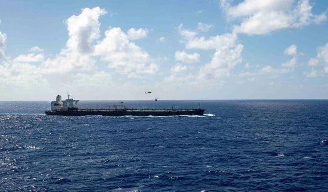 ABD’den okyanus aşan operasyon: Yaptırım listesindeki petrol tankeri Hint Okyanusu’nda durduruldu