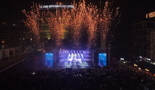 Aydın’da Edis fırtınası! Sevgililer gününde on binlerce kişi tek yürek oldu